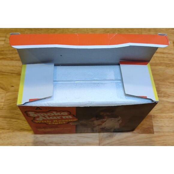 Vintage LiteALife Portable Smoke Alarm With Rescue Light 1980s-Model PSA-100 - Picture 7 of 7